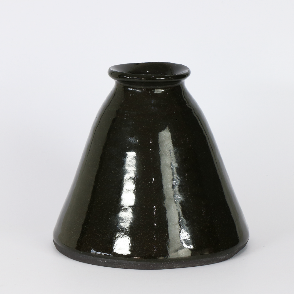 Black stoneware vase Jacqueline Kampen