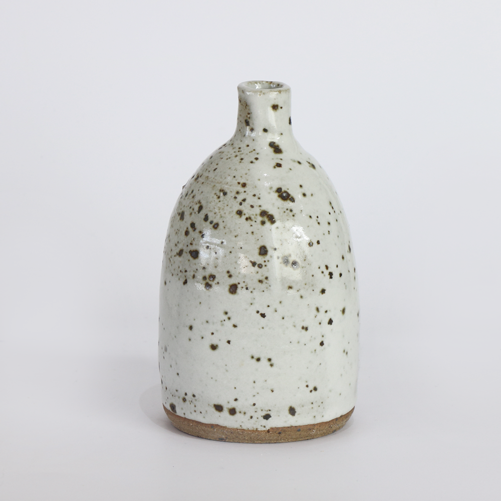 White stoneware vase Jacqueline Kampen