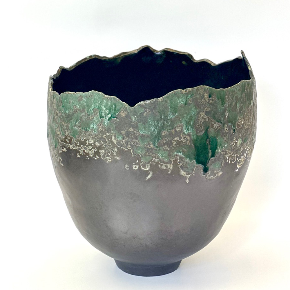 Ode 002 ceramic vessel Michelle Huizinga