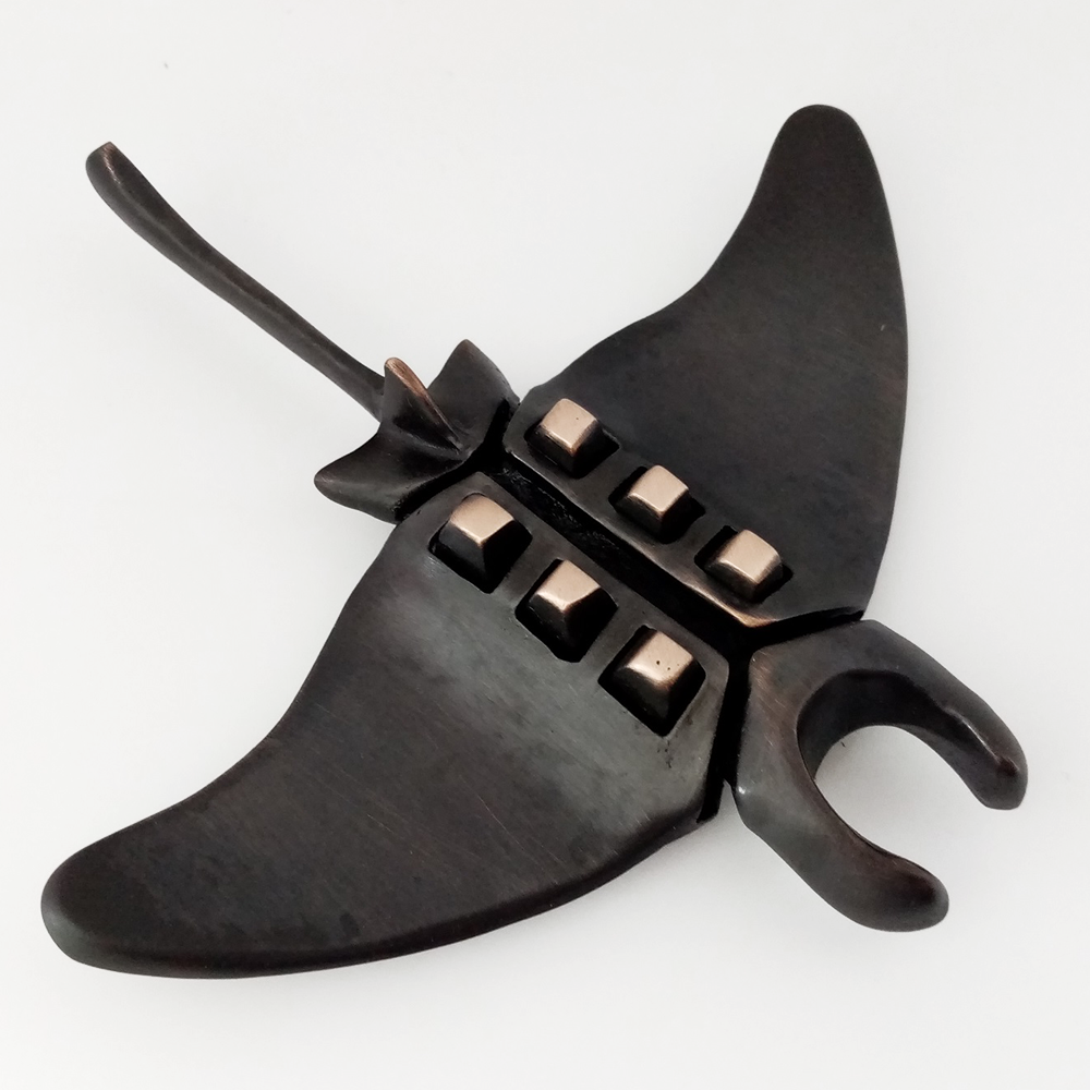 Stingray, hand cast, hand finished bronze, sculpture, Jay Lloyd